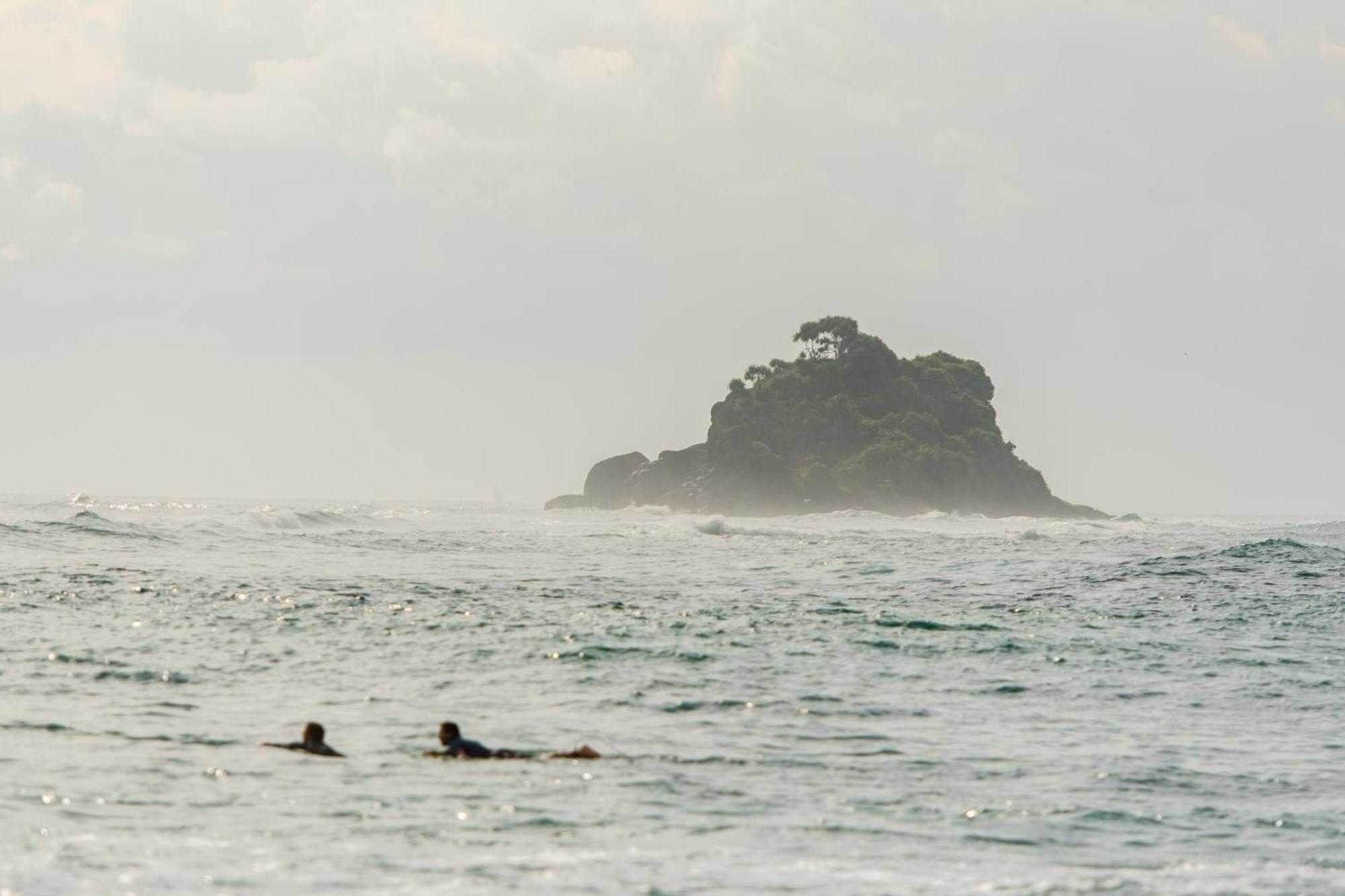 Ram'S Surfing Beach,Midigama East Exterior photo
