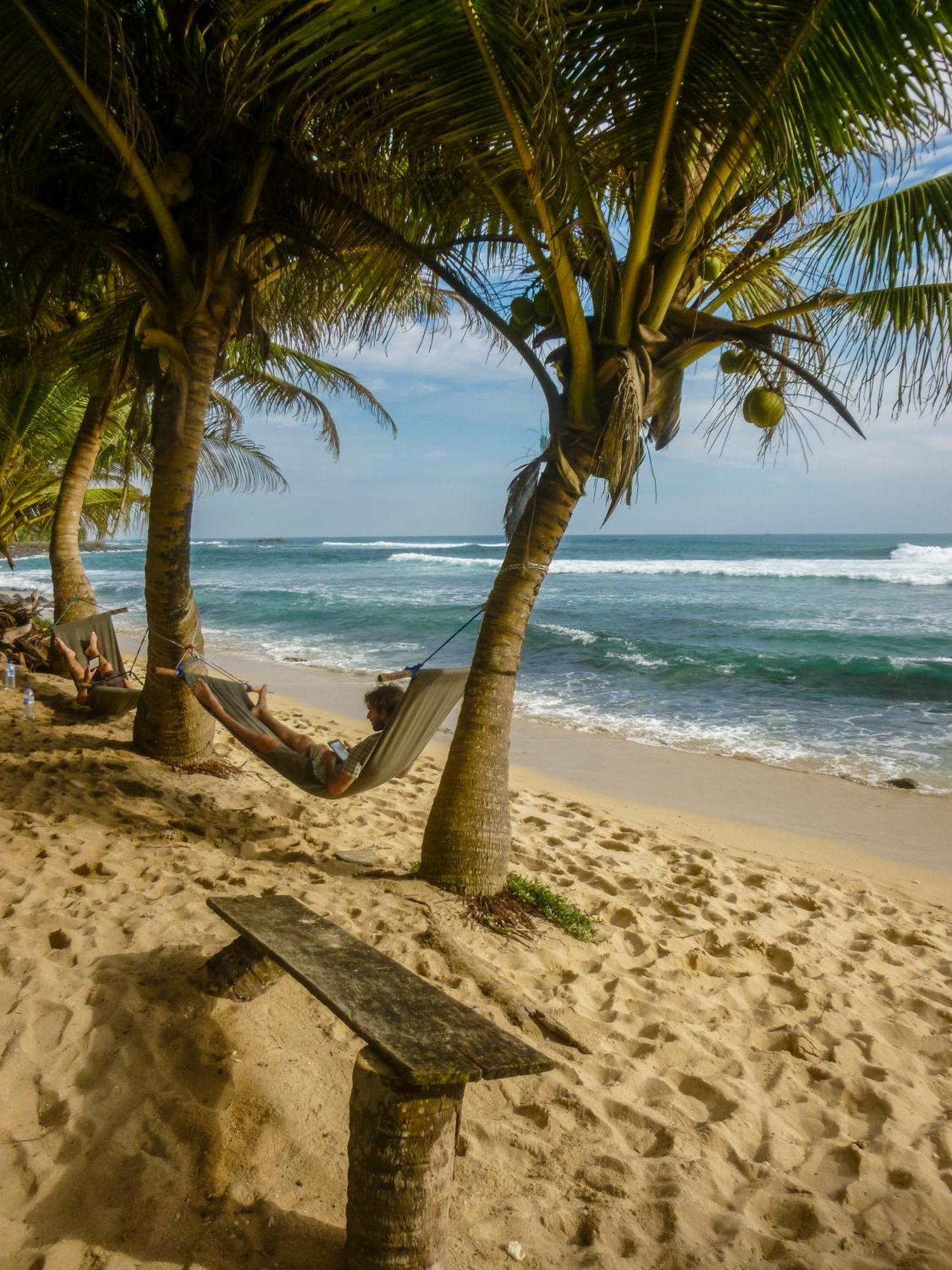 Ram'S Surfing Beach,Midigama East Exterior photo