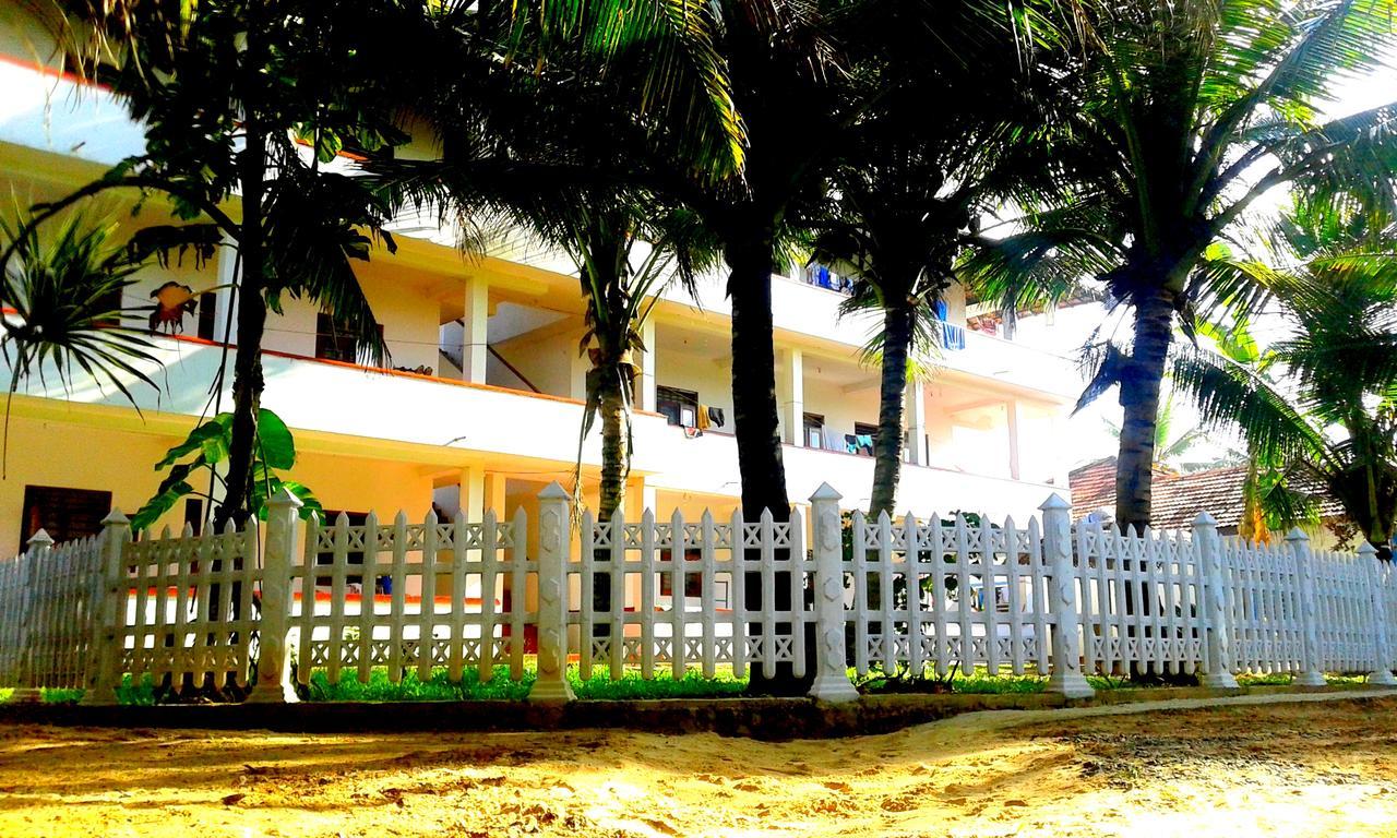 Ram'S Surfing Beach,Midigama East Exterior photo