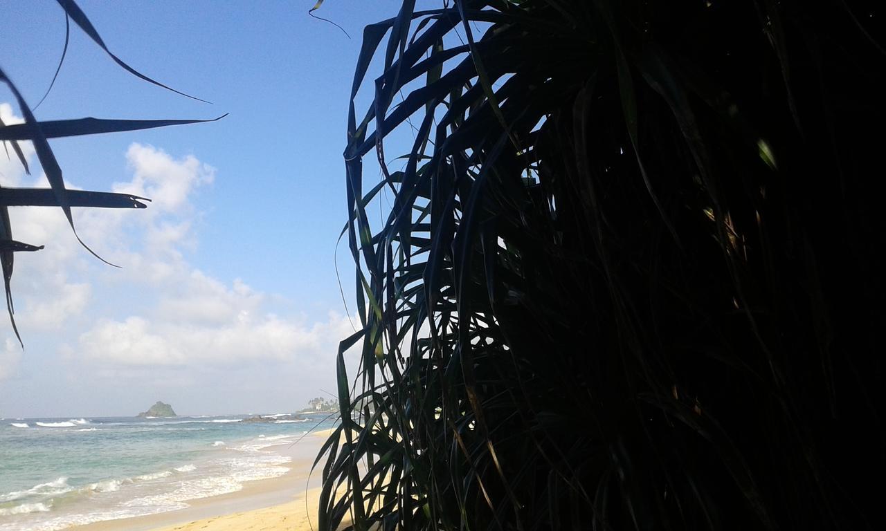 Ram'S Surfing Beach,Midigama East Exterior photo