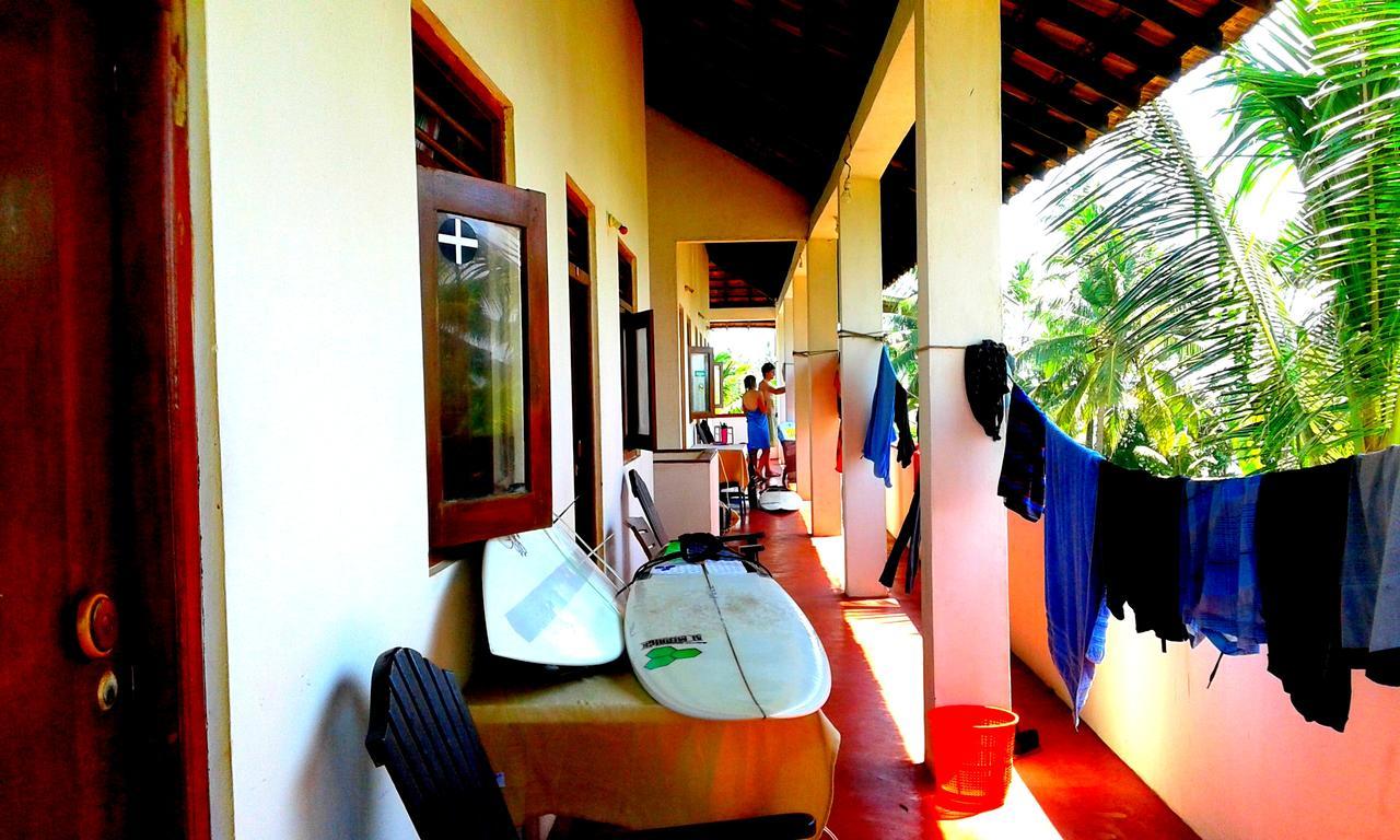 Ram'S Surfing Beach,Midigama East Exterior photo