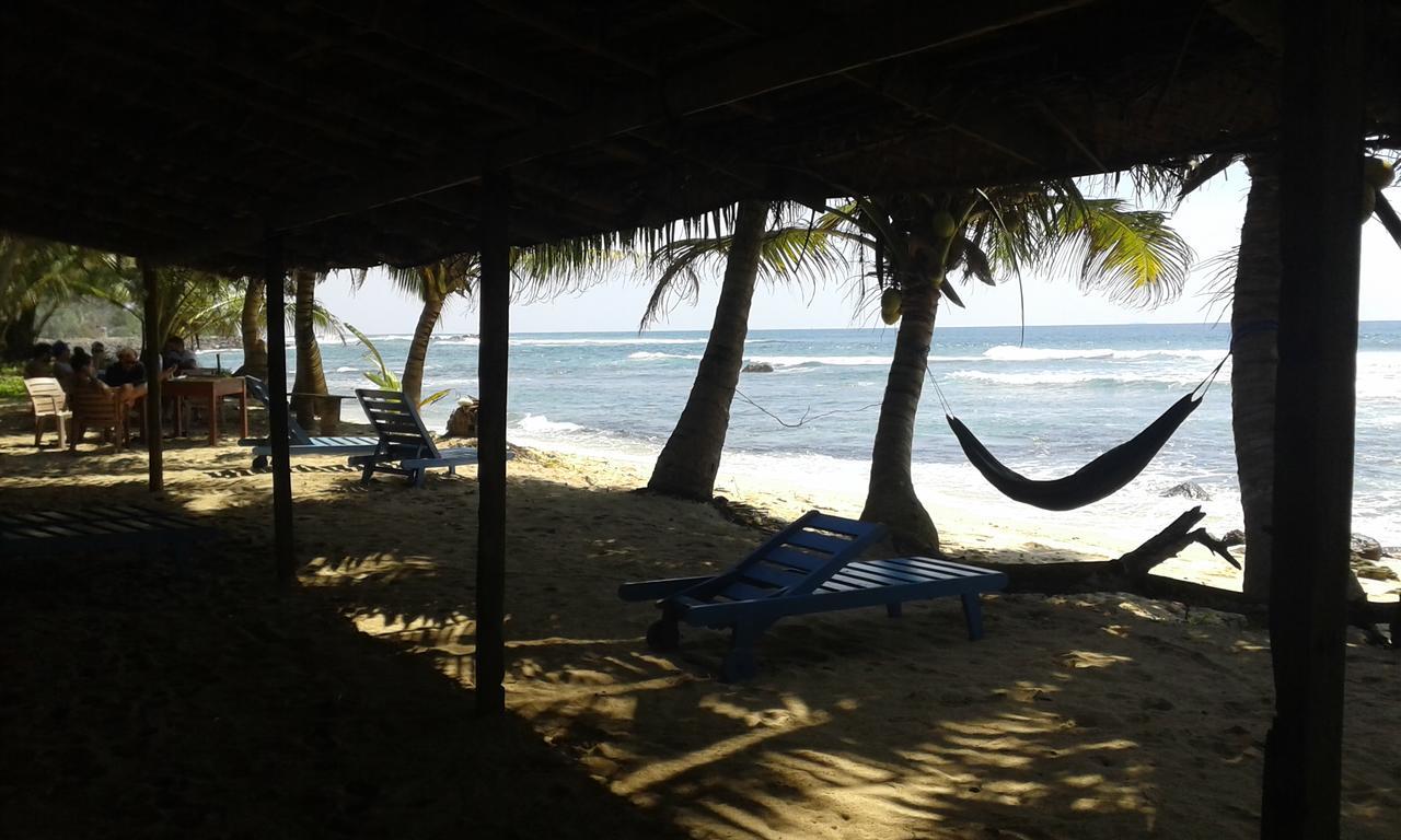 Ram'S Surfing Beach,Midigama East Exterior photo