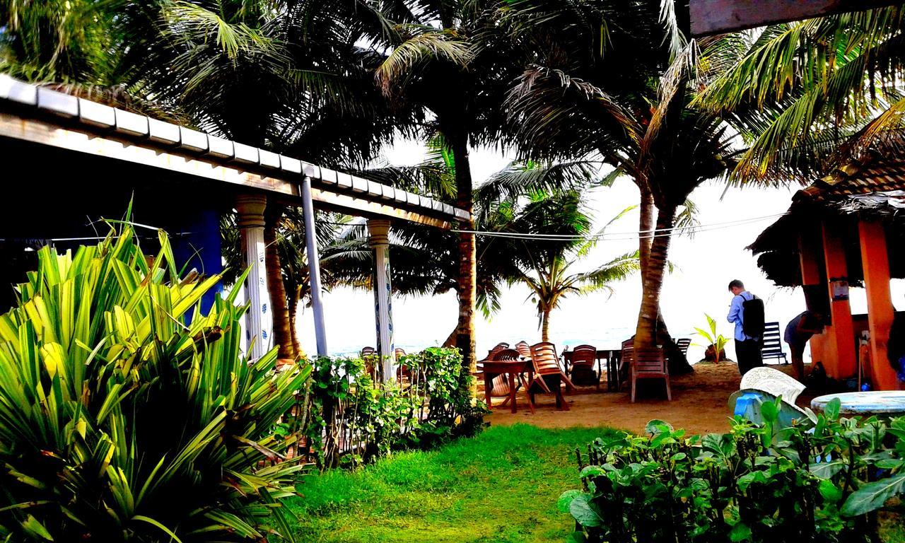 Ram'S Surfing Beach,Midigama East Exterior photo