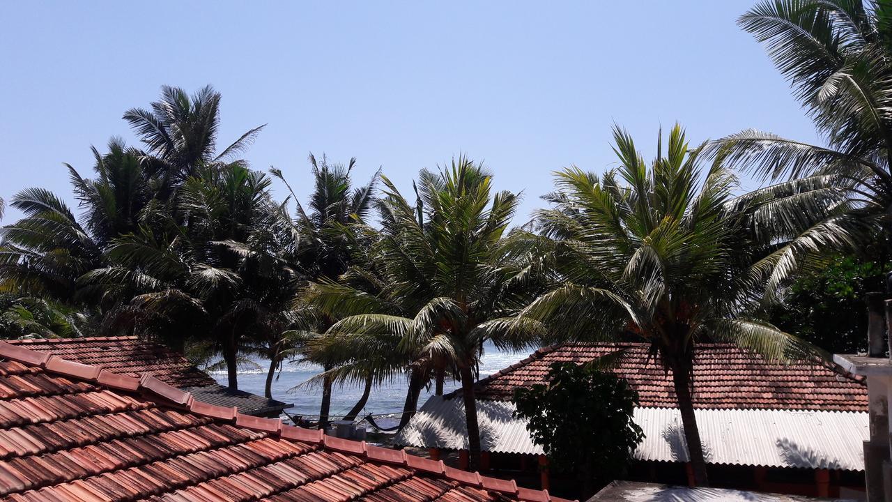 Ram'S Surfing Beach,Midigama East Exterior photo