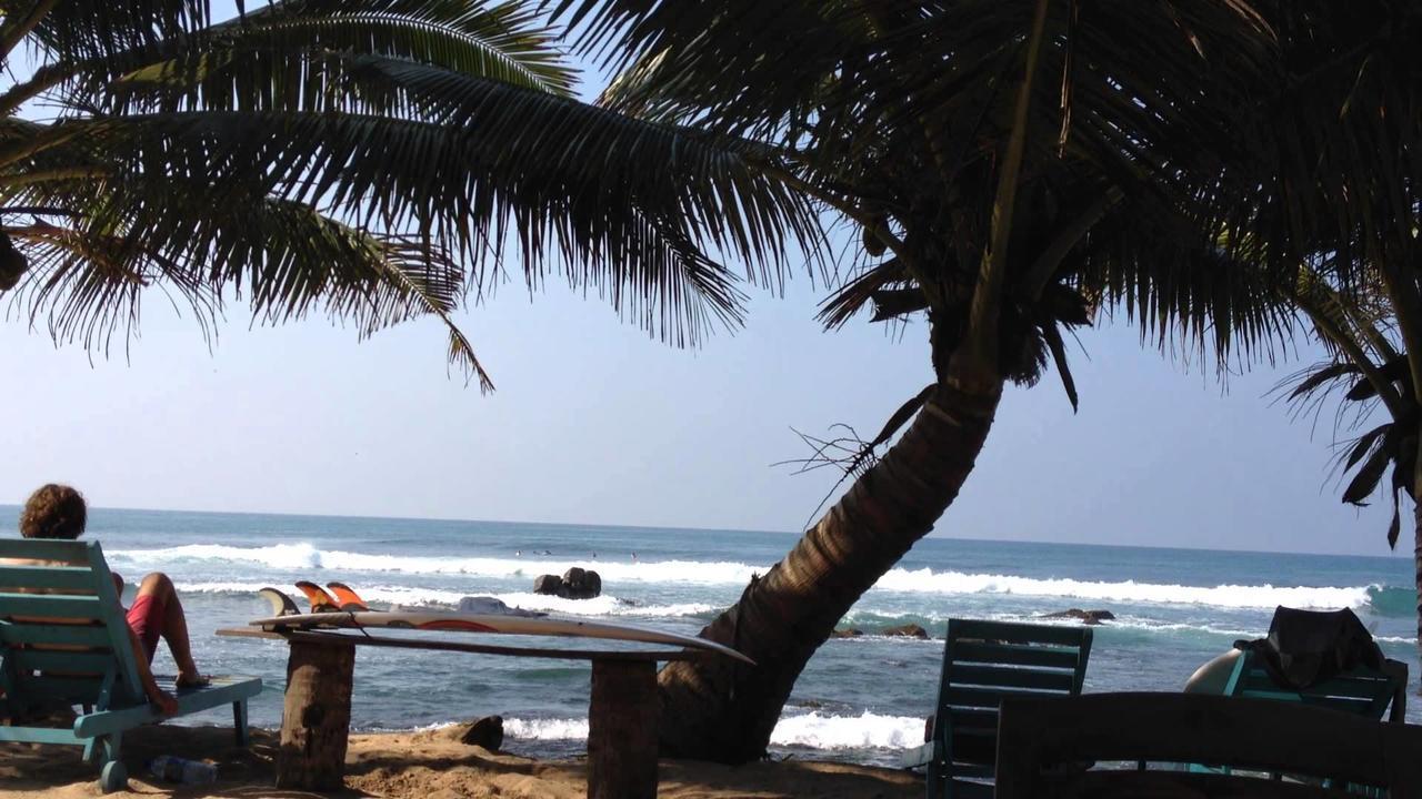 Ram'S Surfing Beach,Midigama East Exterior photo